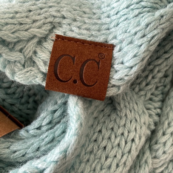 CC infinity scarf - Picture 4 of 5